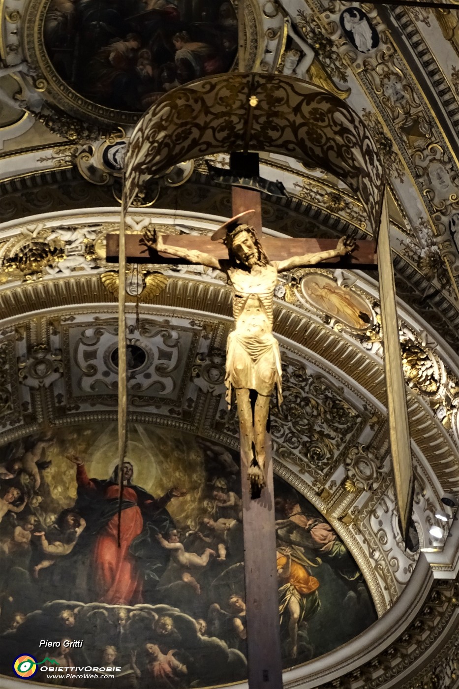 82 Il bel Crocefisso e la Madonna Assunta di S.ta Maria Maggiore.JPG